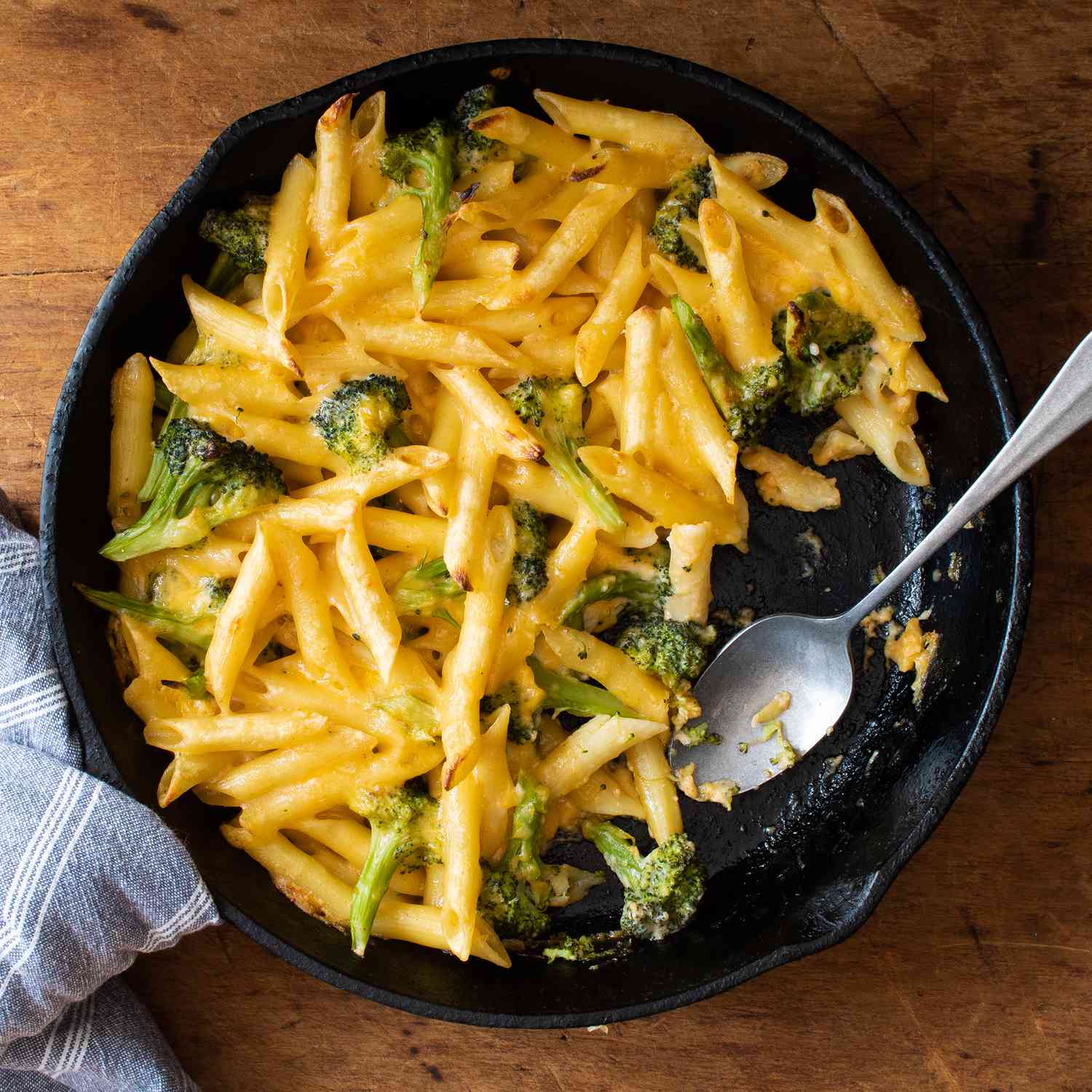 Paso 9: Sartén de macarrones con queso con brócoli y queso cheddar